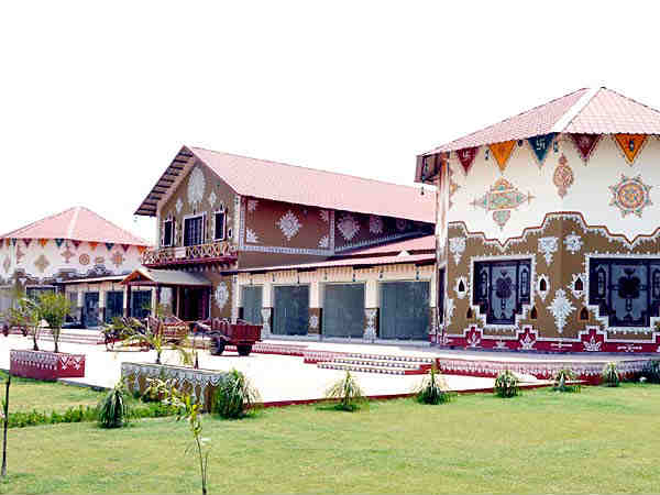 चोखी धानी विलेज ((दिल्ली से 61 किमी दूर) )