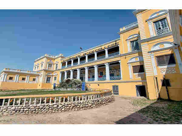 बेगम समुर पैलेस 