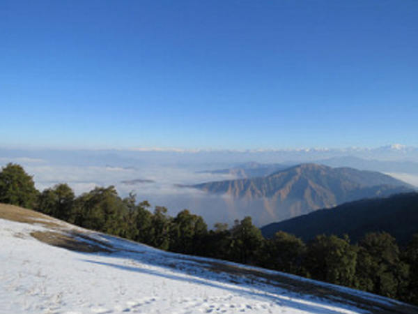 ट्रेकिंग के दौरान साथ में क्या चीजें ले जाएँ