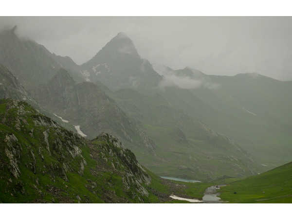 चौथा दिन- 14 किमी ट्रैक, लगभग 10 घंटे , विष्णुसार से गढसर दर्रा