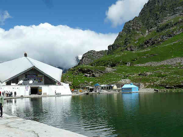 तीसरा दिन- घंजियारिया - हेमकुंड - घंजियारिया -(7 किमी 3 घंटे )