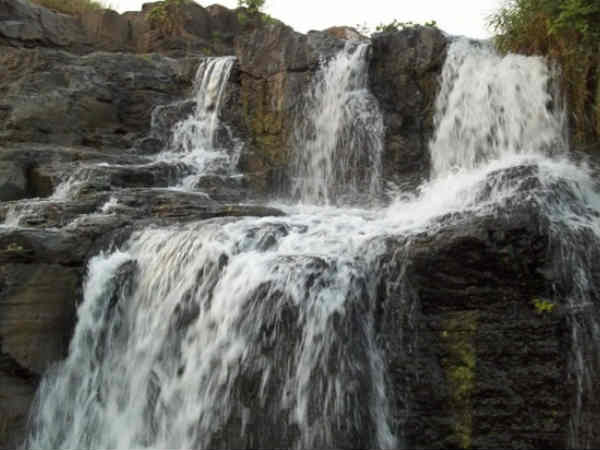 निचली घाघरी झरना