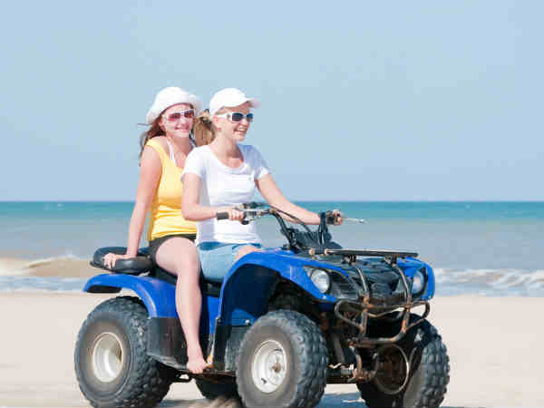 गोवा में क्वैड बाइकिंग 