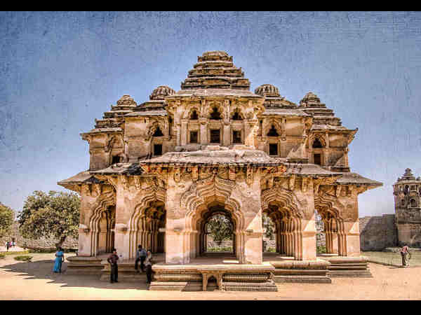 कैसे पहुंचे हम्पी 