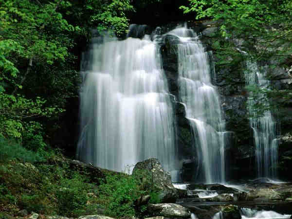 नूरानंग झरना 