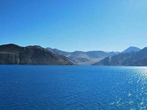 पेंगोंग झील 