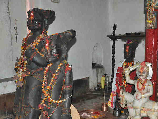 चितई गोलू देवता-