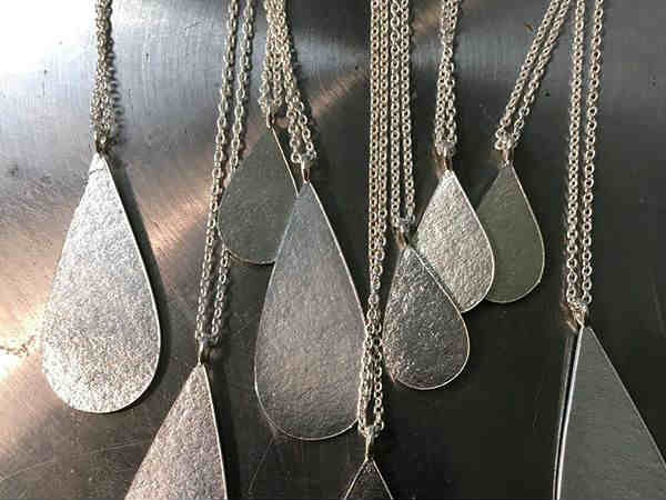 मेटल ज्वेलरी