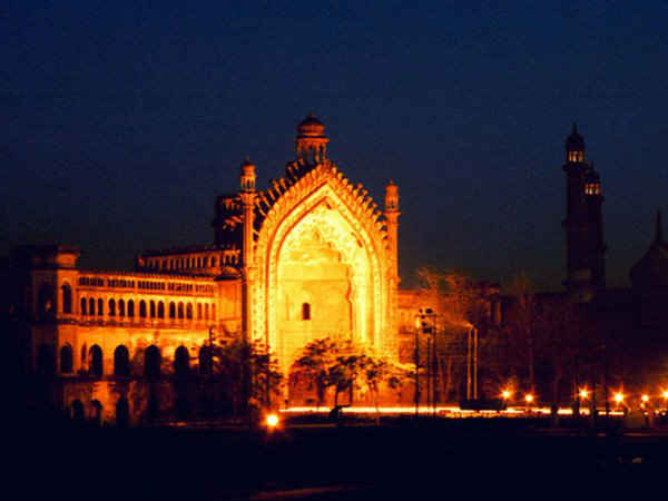  रूमी दरवाजा 