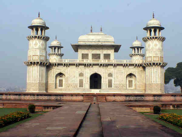 एत्माद-उद-दौला