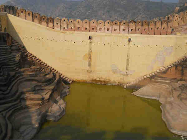 माहोठा झील