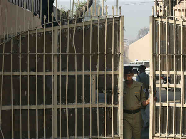  जेल टूरिज्म 