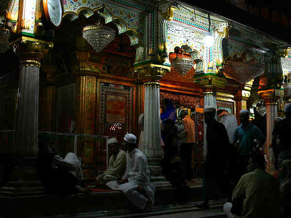 हज़रत निजामुद्दीन 