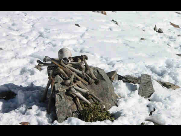 मिस्ट्री लेक रूपकुंड ट्रेक 