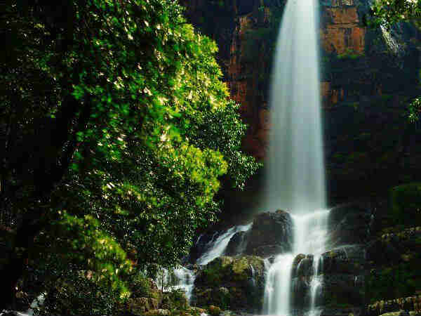 माच्रियल वाटरफॉल (धर्मशाला)