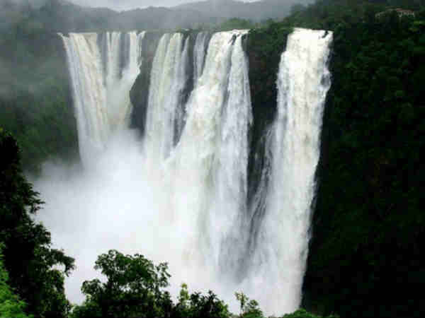 सिशु वाटरफॉल (मनाली-लेह हाइवे )