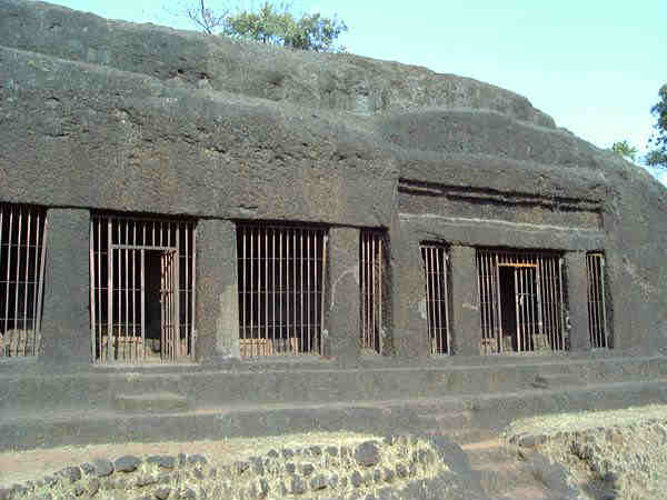 अर्वलेम गुफाएं 