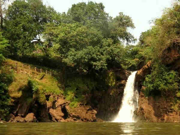  अर्वलेम वाटरफॉल 