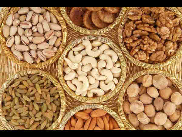 खाने पीने की चीजें रखना ना भूले 