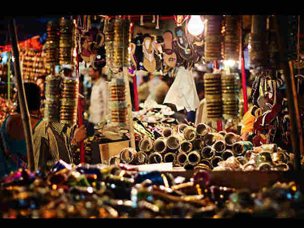 नक्खास मार्केट 