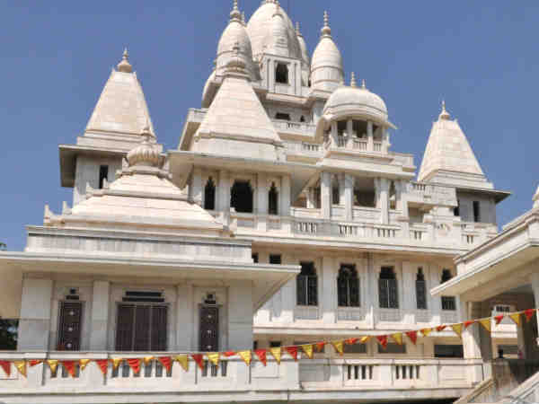  पागल बाबा मंदिर 