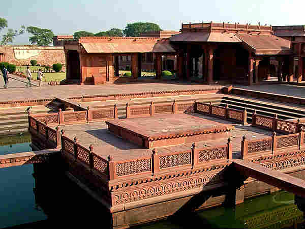 अनूप तलाओ 