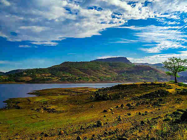 पावना झील 