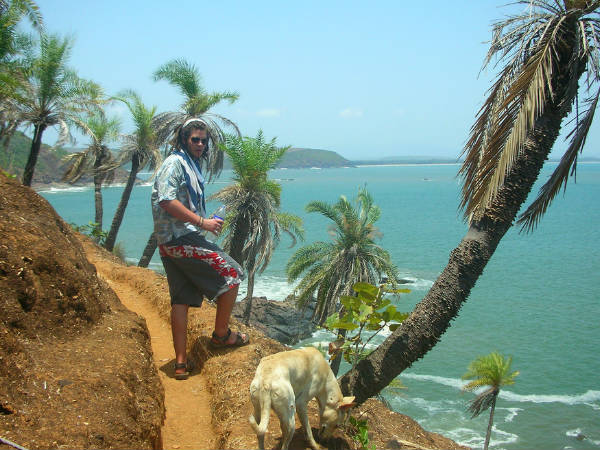 हाल्फ मून और पैराडाइज बीच