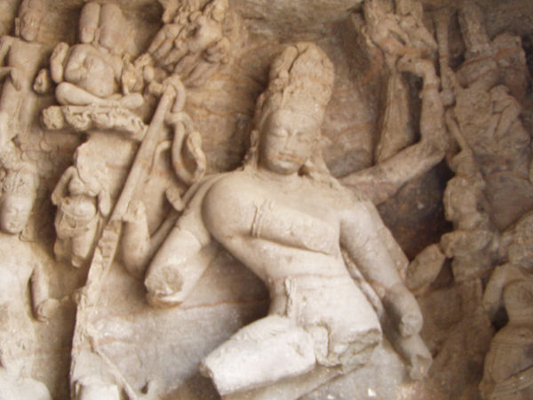 सोमवार बंद 