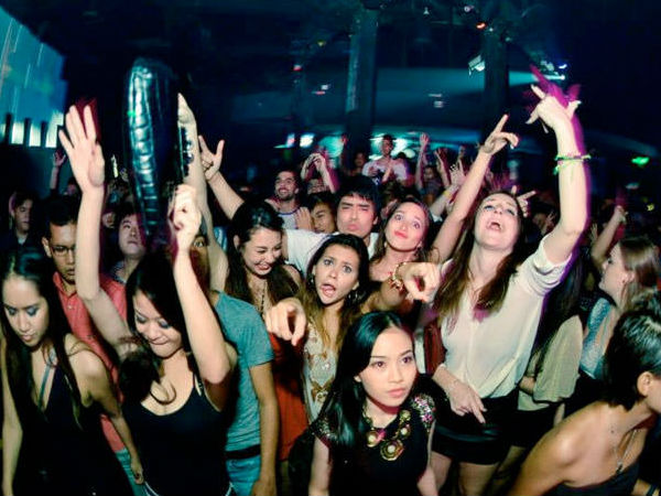 नाच-गाना मस्ती 