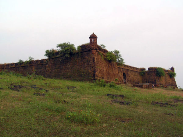 कोरजेम किला