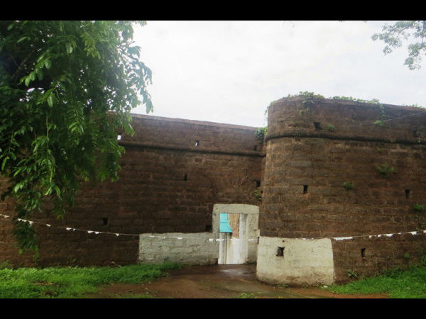 मोरमुगांव किला