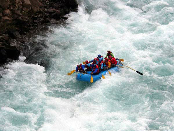 रिवर राफ्टिंग 