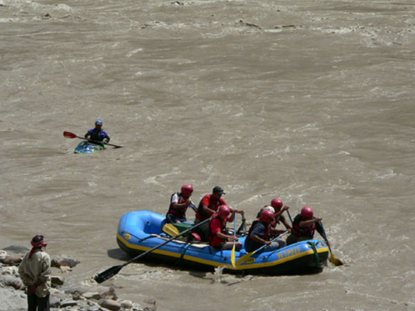 रिवर राफ़्टिंग