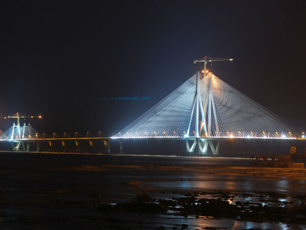 दोस्तों के साथ वरली सागर