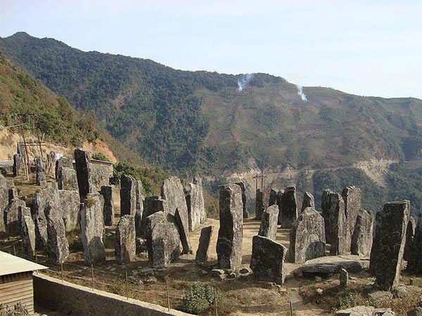 मणिुपर के स्टोनहेंग भी देखें