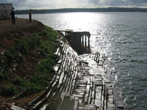 थोंडानुर झील