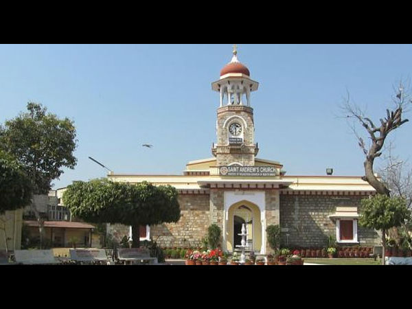 क्लॉक टॉवर, सेंट एंड्रयू चर्च