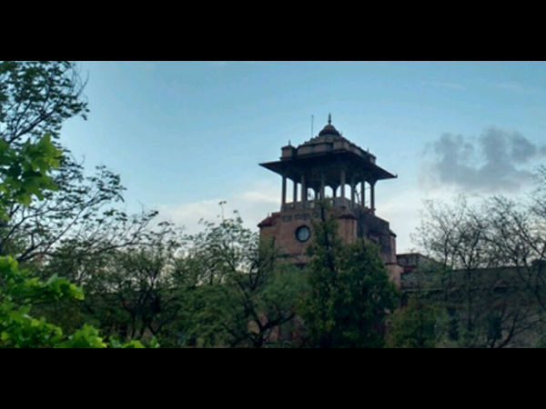 गांधी नगर में क्लॉक टॉवर