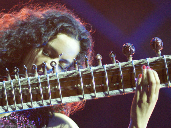 जबरदस्त फ्यूजन बैंड 