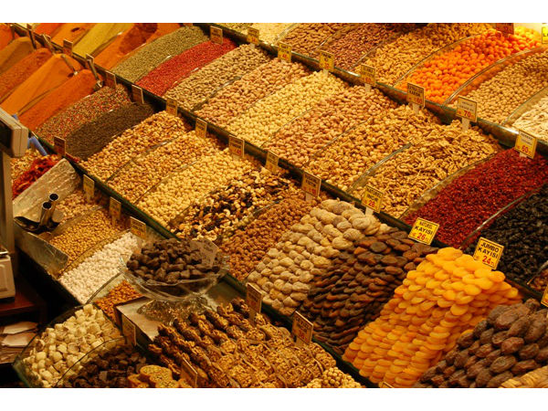 कश्मीर में सूखे मेवों की शॉपिंग 