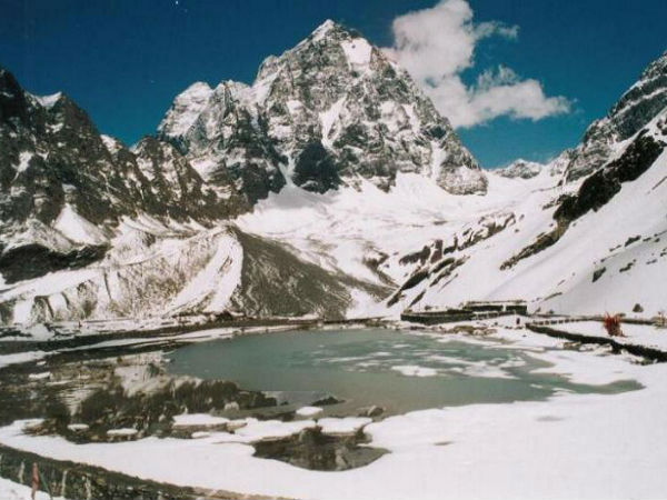 मनीमाहेश झील