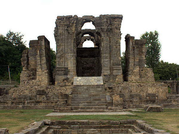 मार्तंड सूर्य मंदिर 