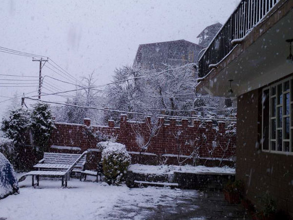 मनाली में बर्फबारी 