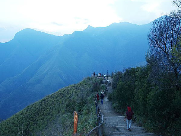 टॉप स्टेशन, 11 :30 बजे 