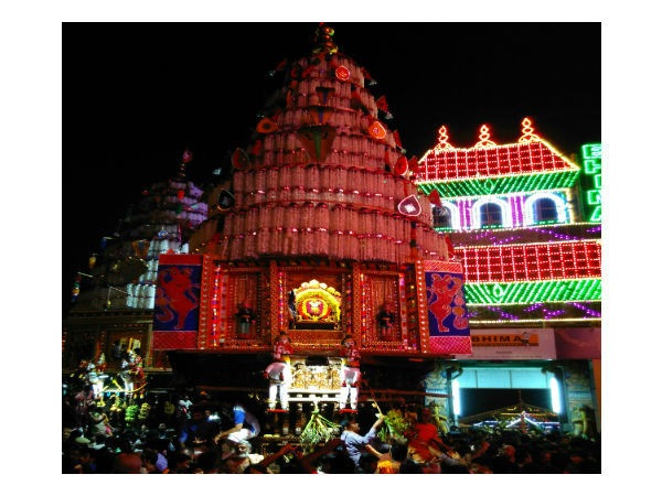 मंदिर से जुड़ी कहानियां