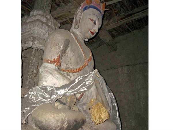 https://commons.wikimedia.org/wiki/File:Lhalung_old_statue.jpg