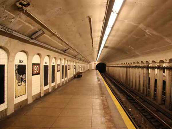 रवींद्र सरोबर मेट्रो स्टेशन , कोलकाता