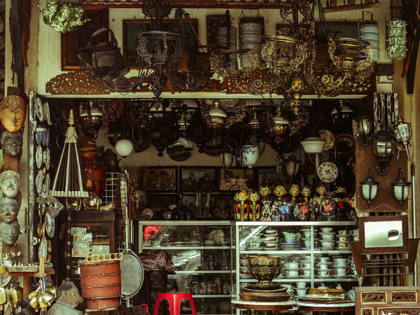 बड़ा बाज़ार जरूर जाएं