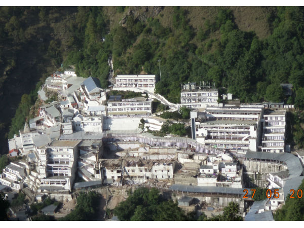 वैष्णो देवी मंदिर 